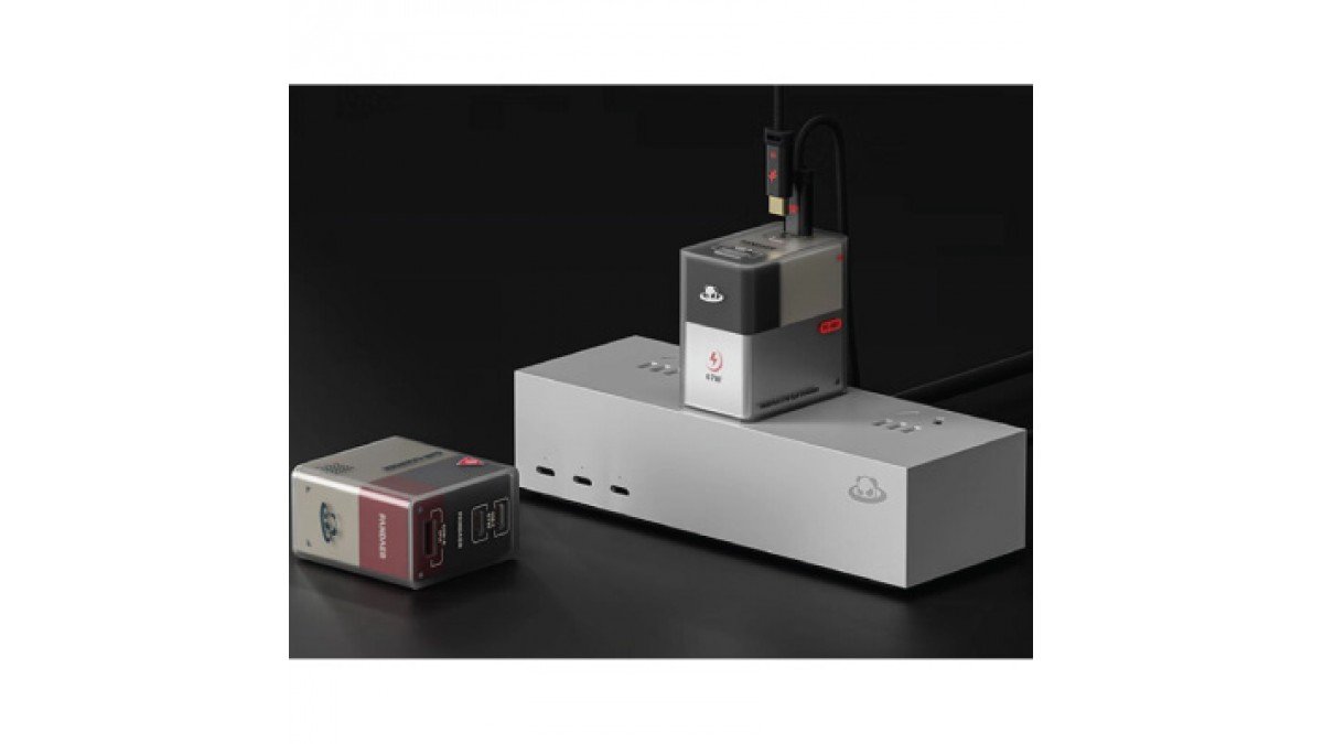 Meizu PANDAER 67W GaN power adapter